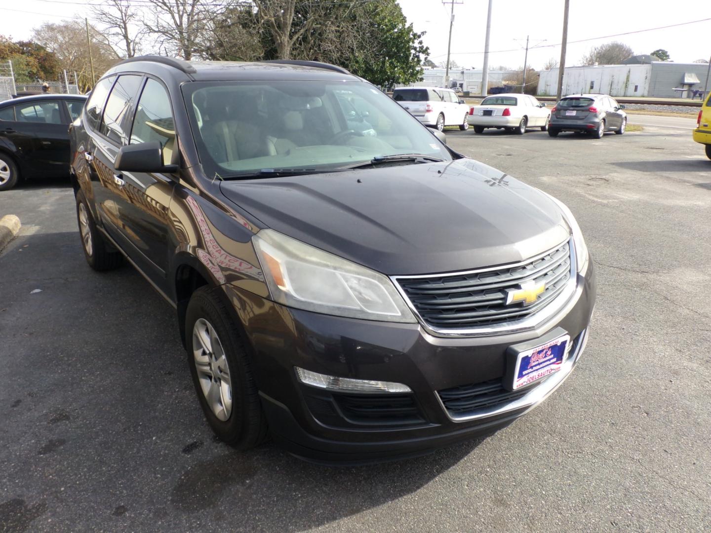 2013 Gray Chevrolet Traverse (1GNKRFEDXDJ) , located at 5700 Curlew Drive, Norfolk, VA, 23502, (757) 455-6330, 36.841885, -76.209412 - Photo#4